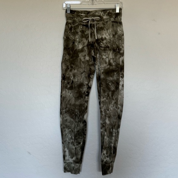 Lululemon Ready to Rulu High-Rise Jogger *7/8 Length size 4 - Picture 4 of 12